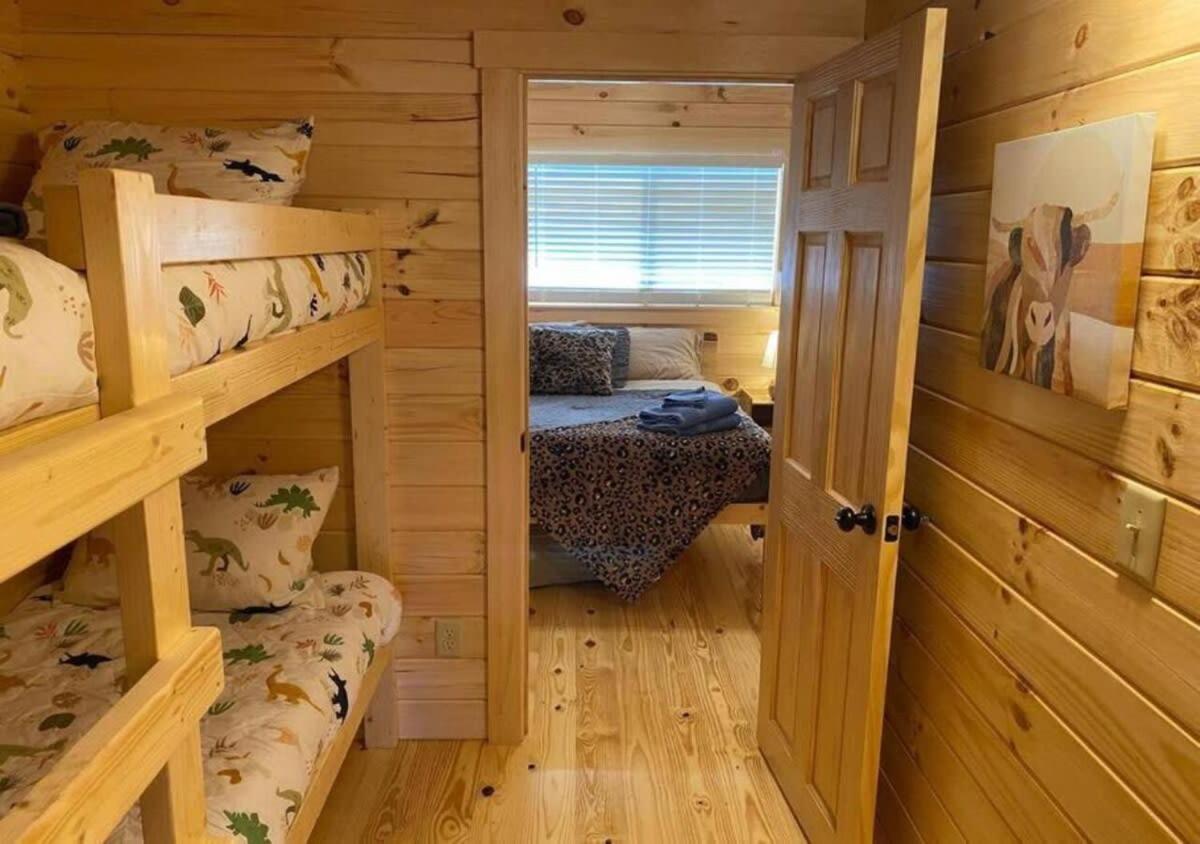 Serene 1Br Cabin Near Nc Z00 With Loft & Waterview Asheboro Luaran gambar