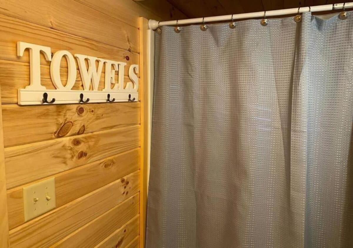 Serene 1Br Cabin Near Nc Z00 With Loft & Waterview Asheboro Luaran gambar