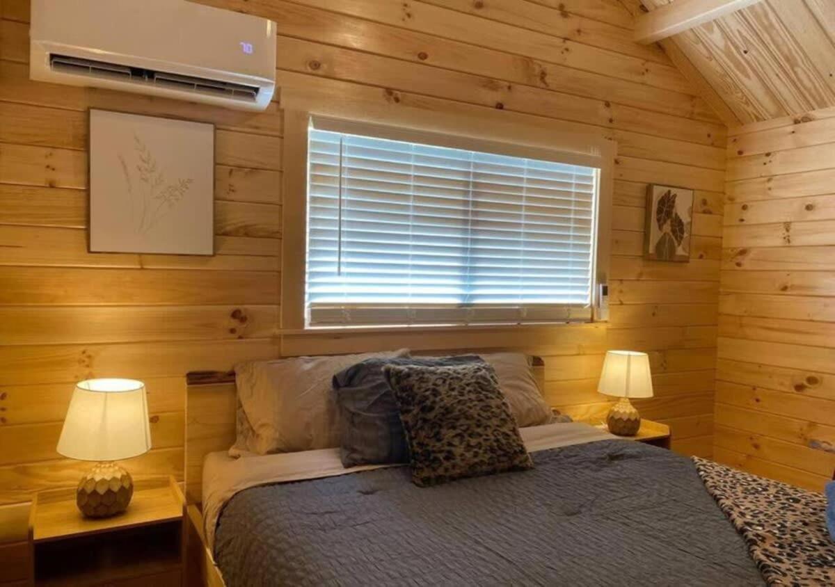 Serene 1Br Cabin Near Nc Z00 With Loft & Waterview Asheboro Luaran gambar